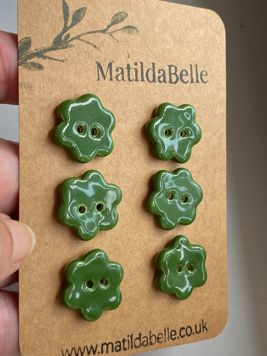 Flower Buttons Forest Green 20mm set of 6