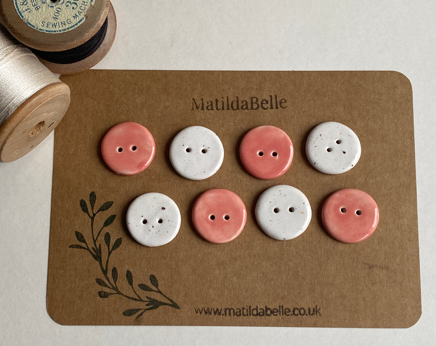 Buttons set of 8, 22mm rounds mixed pink and white