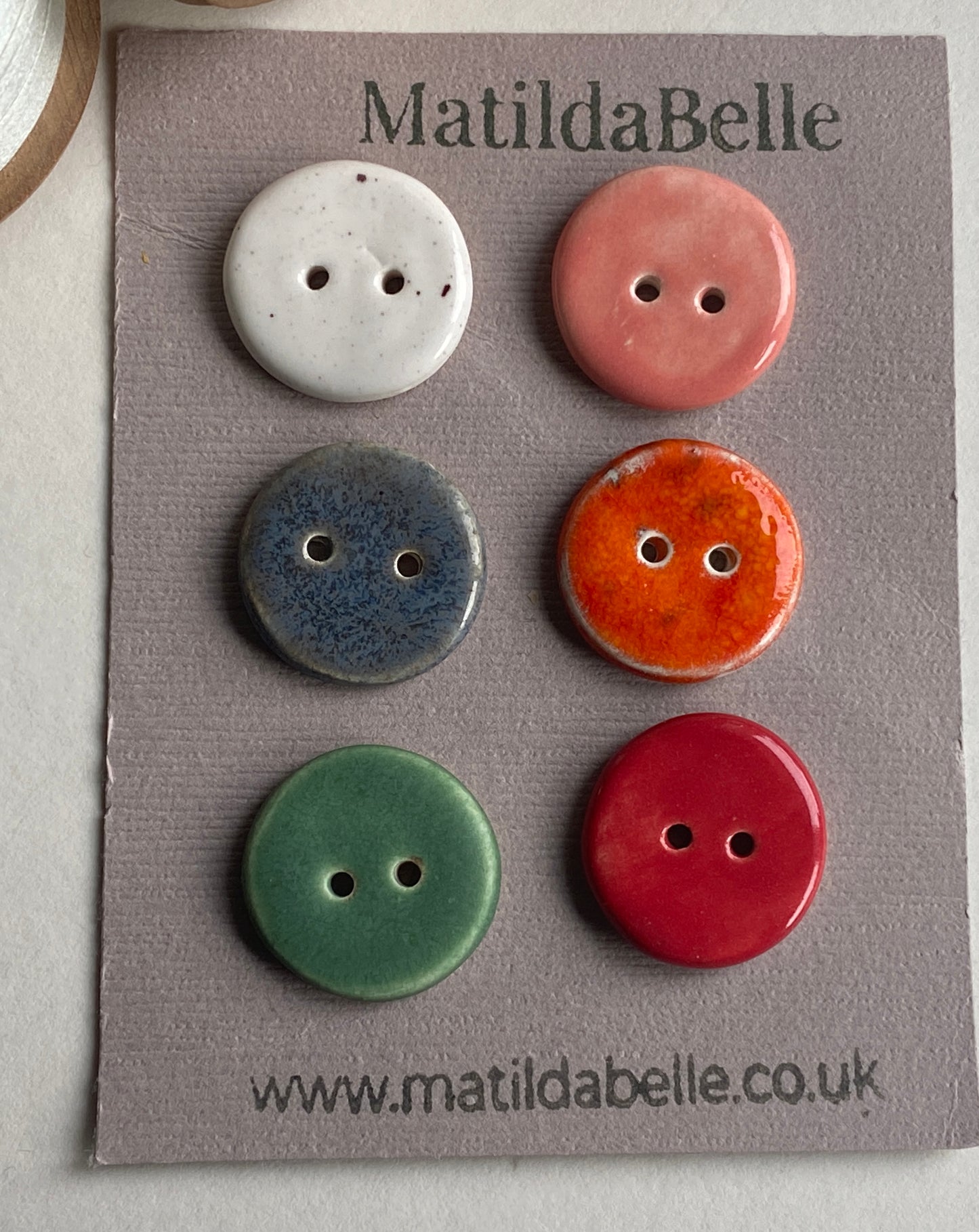 Buttons set of 6, 20mm rounds mixed colours