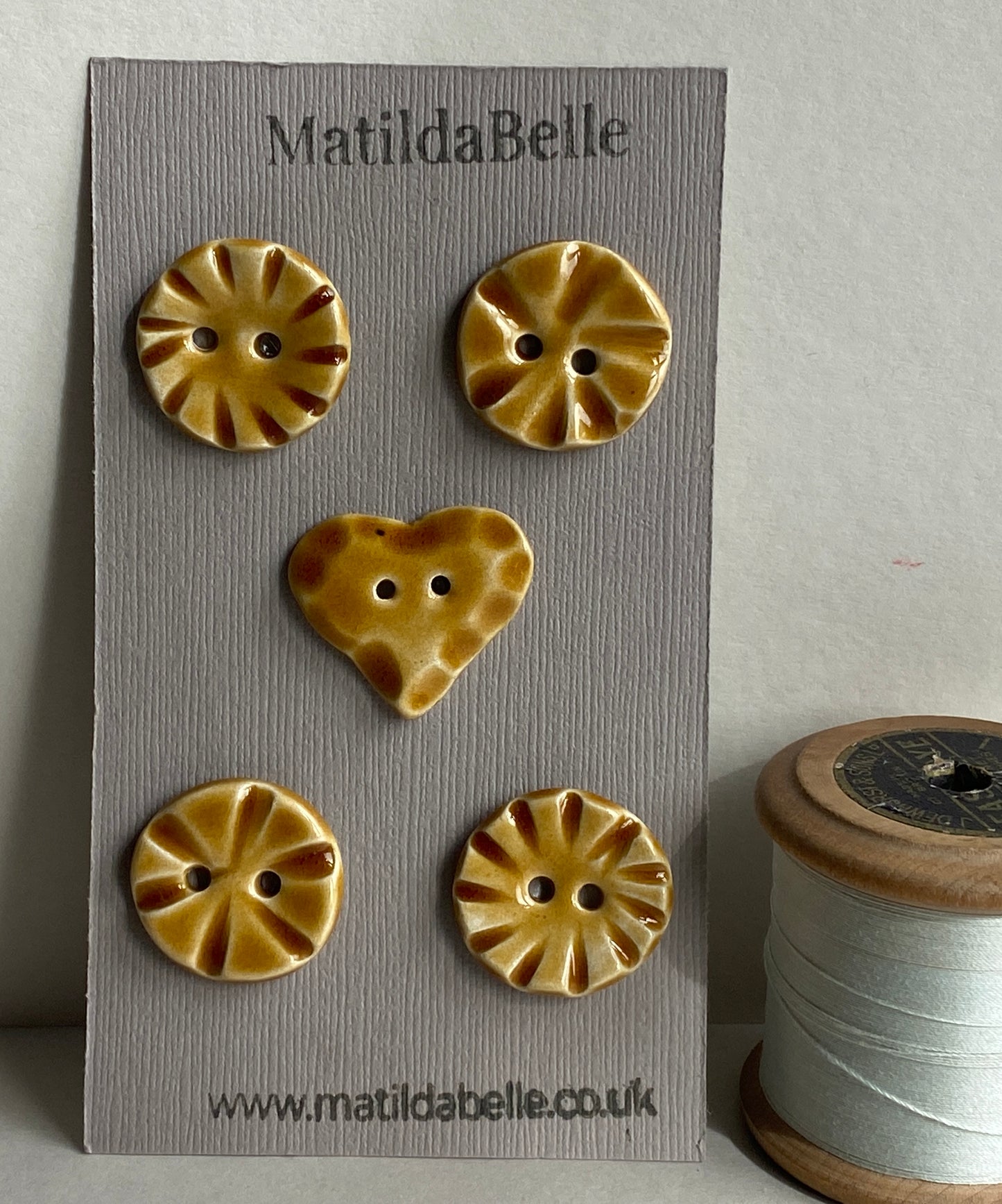 Buttons set of 5 Vintage Inspired 24-28mm Ceramic Buttons Honey Mix