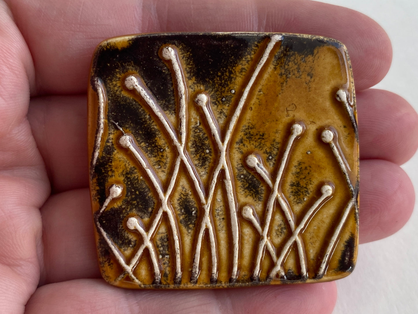 Botanical Brooch Square Honey Glaze