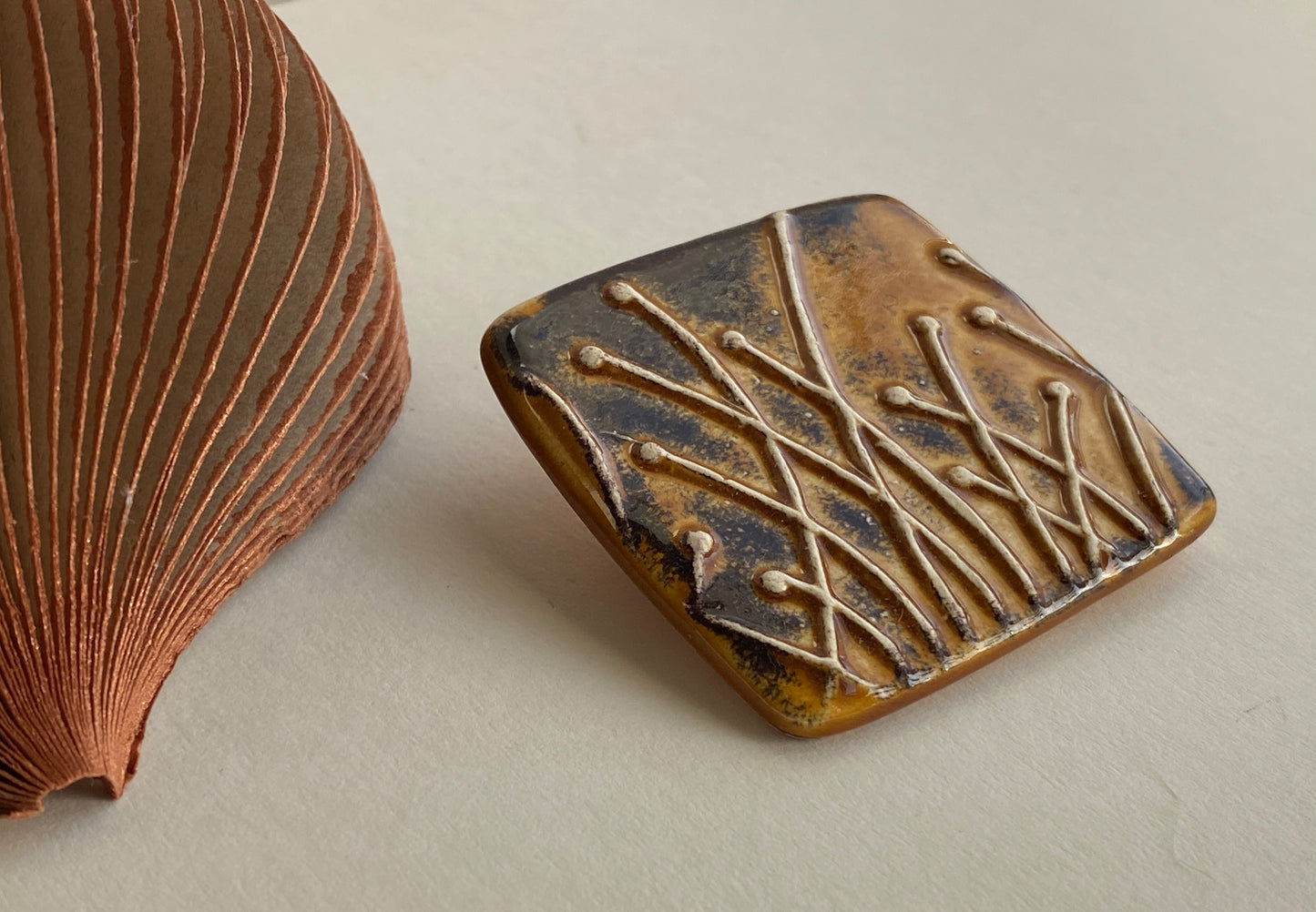 Botanical Brooch Square Honey Glaze