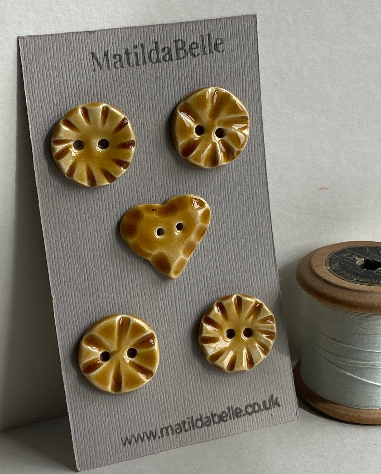 Buttons set of 5 Vintage Inspired 24-28mm Ceramic Buttons Honey Mix