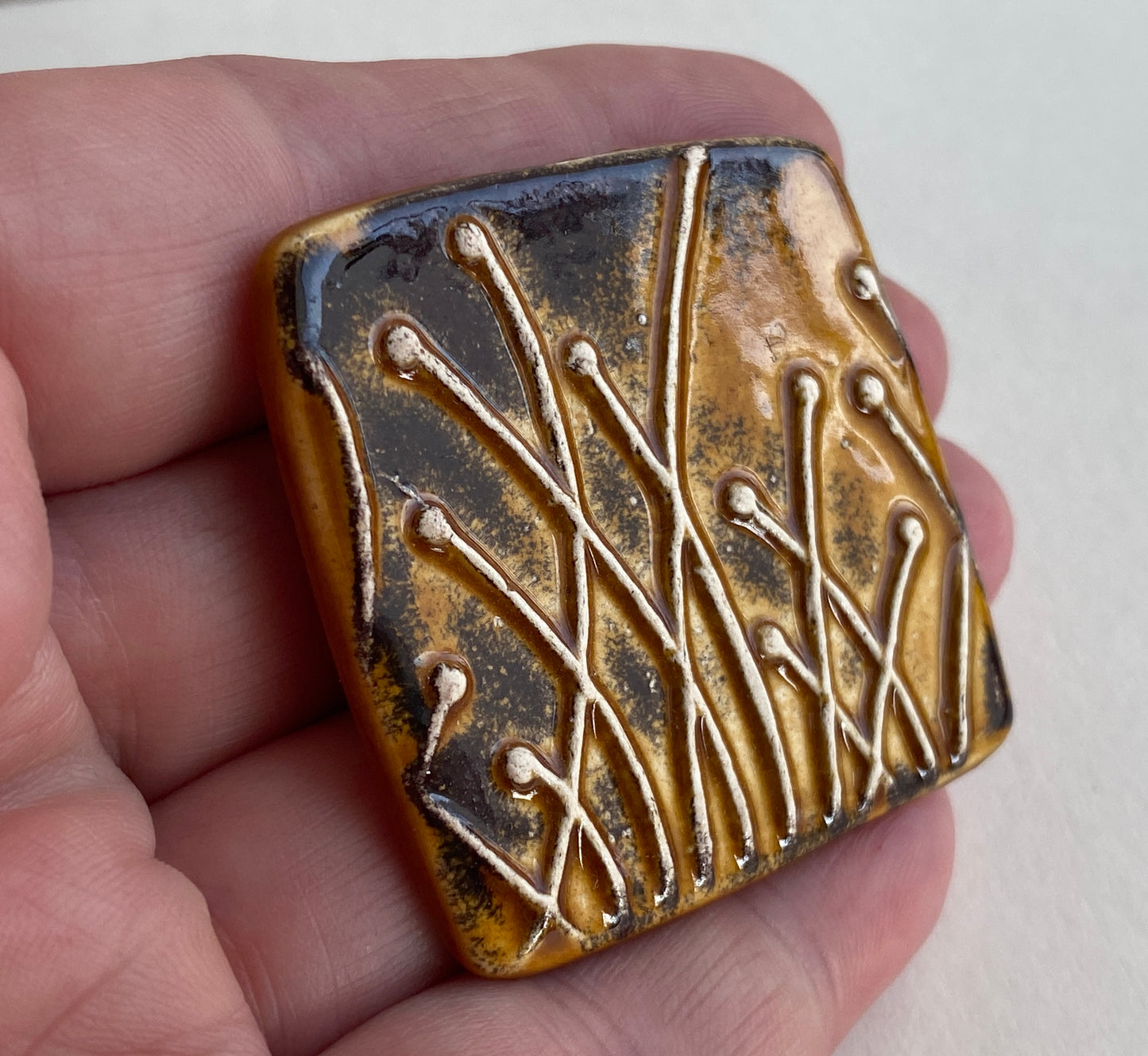 Botanical Brooch Square Honey Glaze
