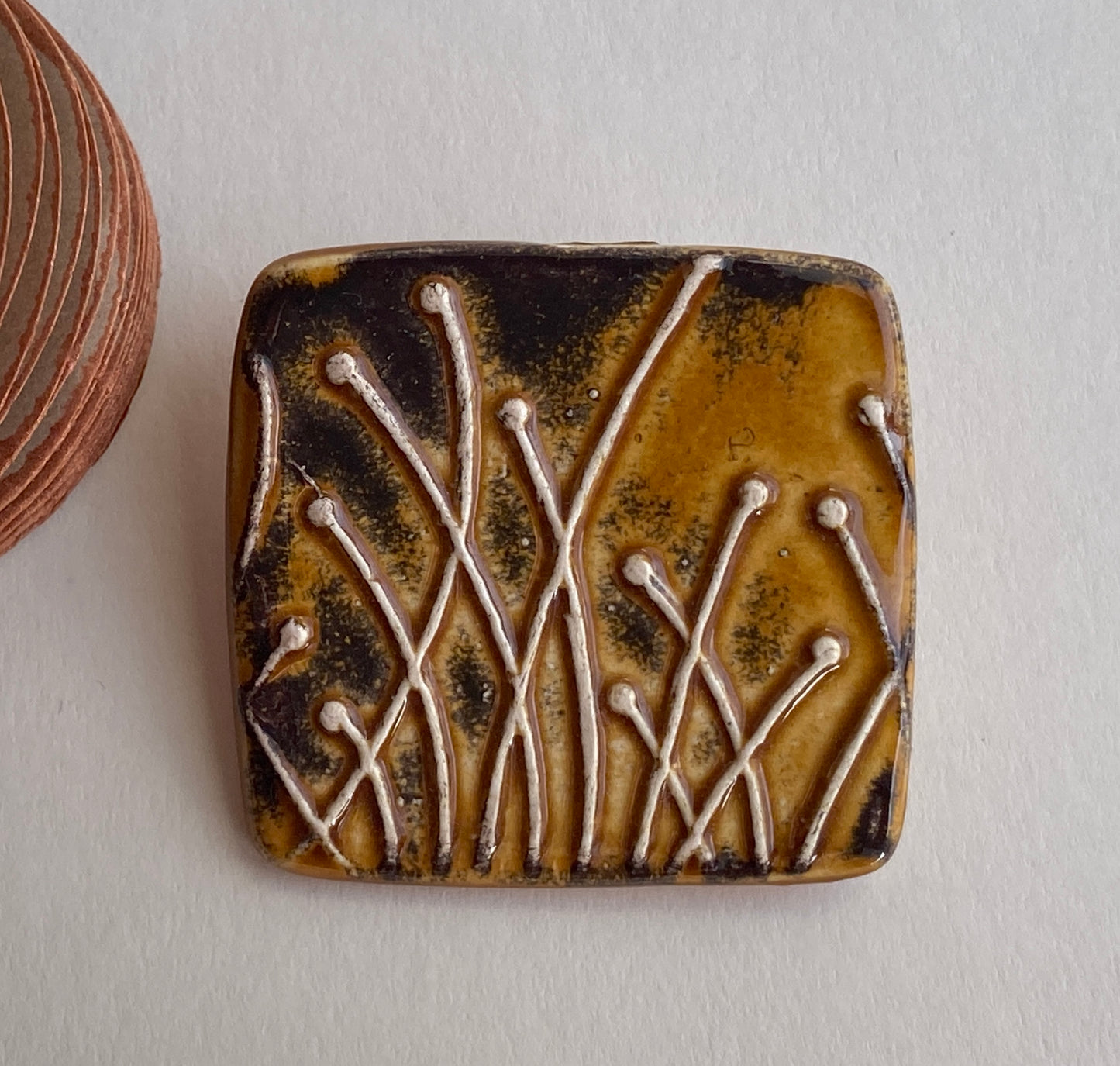 Botanical Brooch Square Honey Glaze