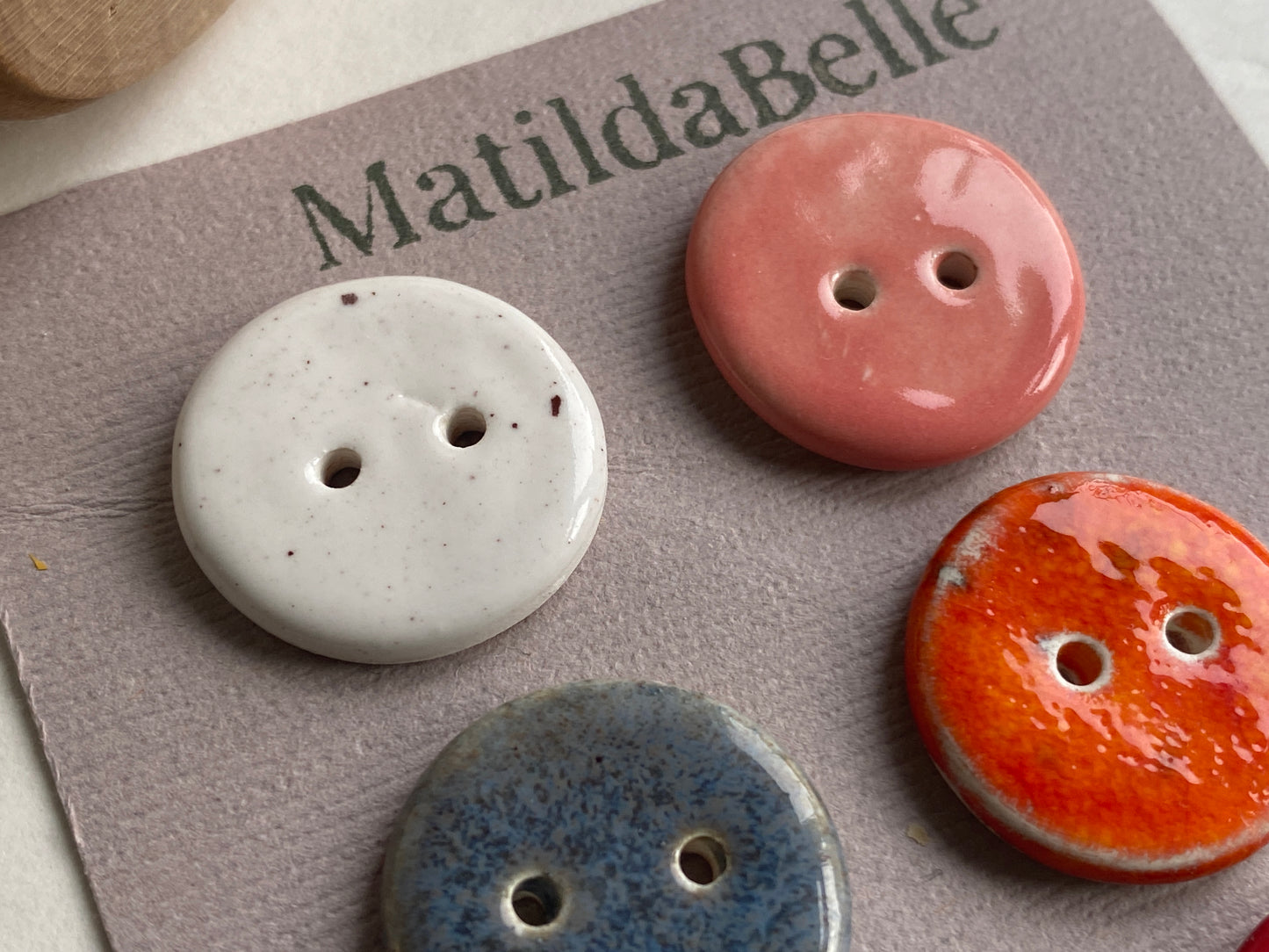 Buttons set of 6, 20mm rounds mixed colours