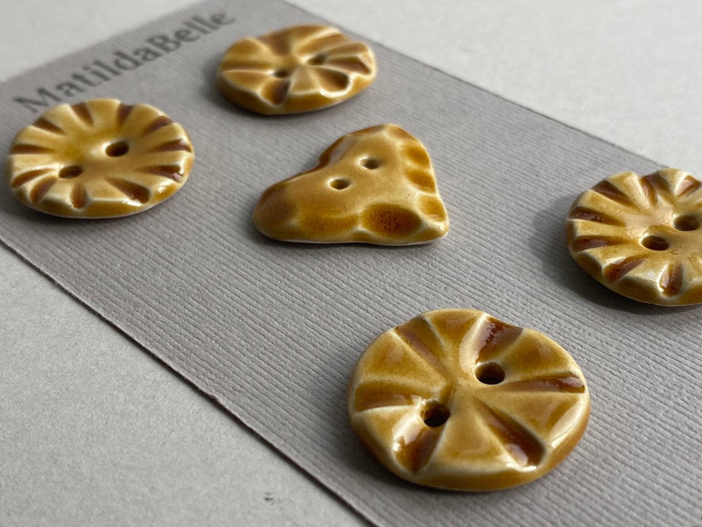 Buttons set of 5 Vintage Inspired 24-28mm Ceramic Buttons Honey Mix