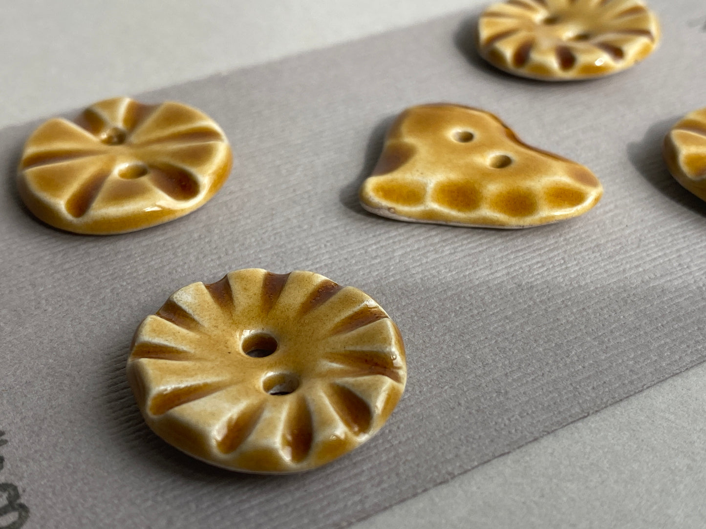 Buttons set of 5 Vintage Inspired 24-28mm Ceramic Buttons Honey Mix