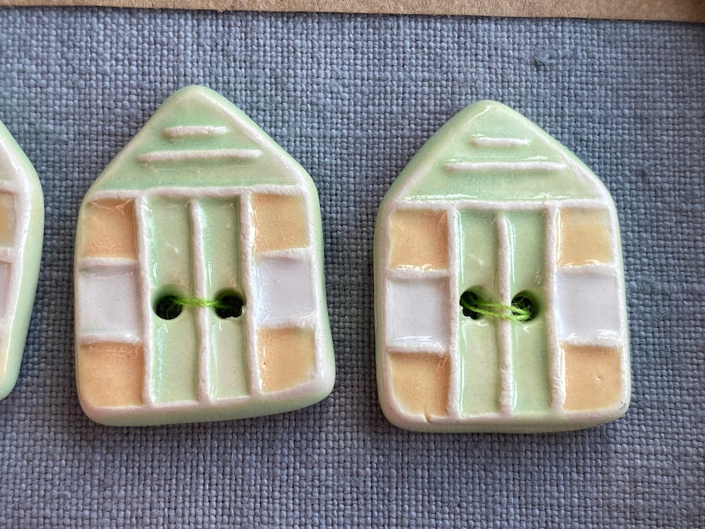 Set of 4 Pottery Beach Hut Button Pastel Green