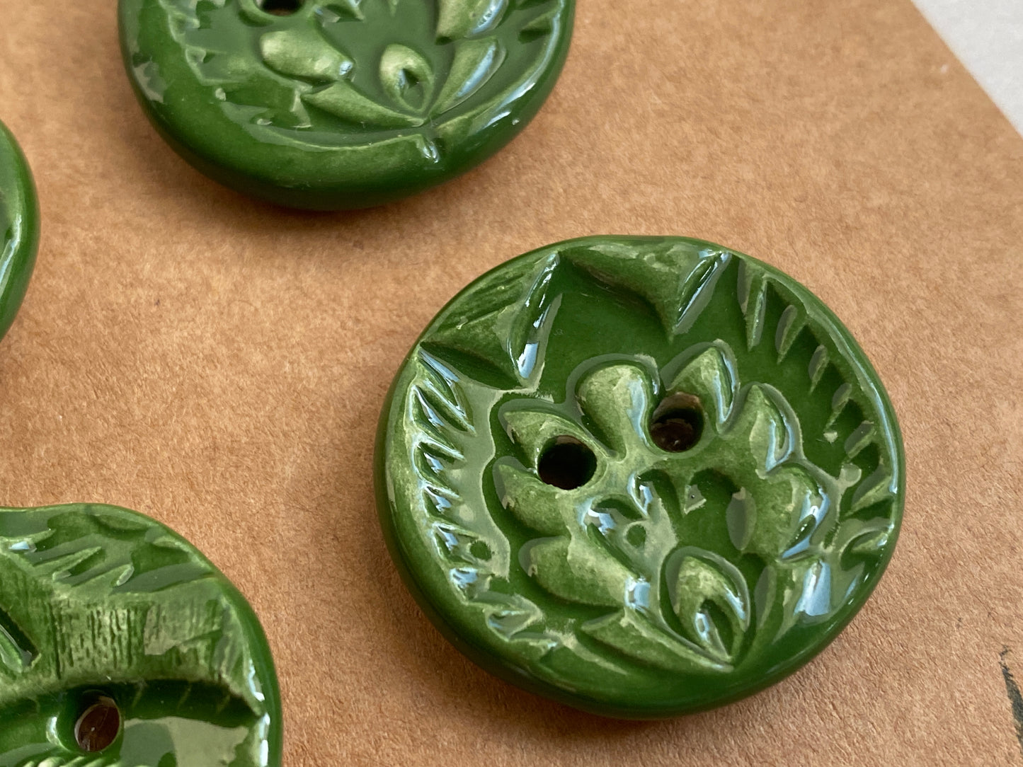 28mm Set of 6 chunky botanical buttons Forest Green 28mm