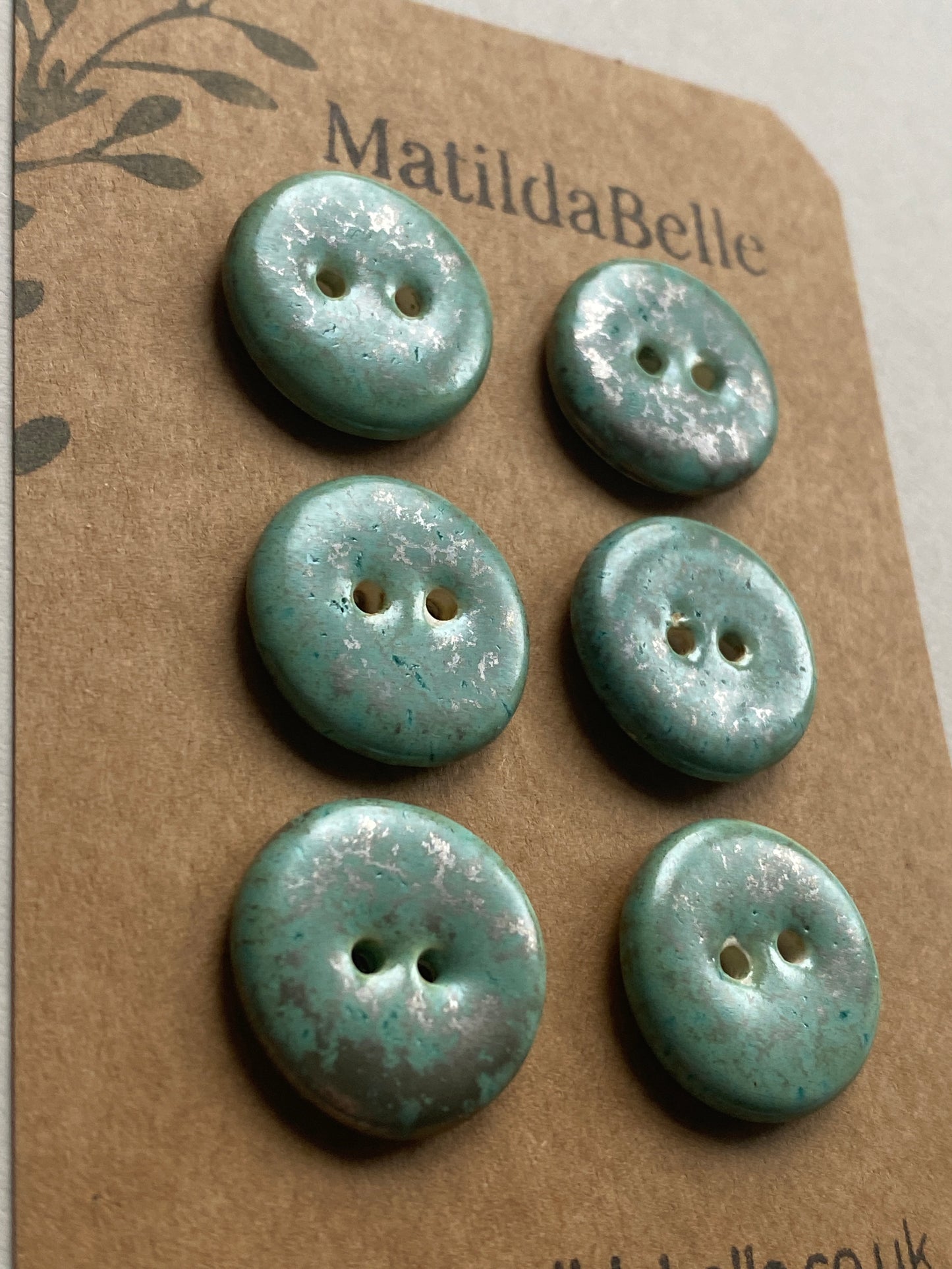 20mm Buttons set of 6, 20mm rounds Green and Gold