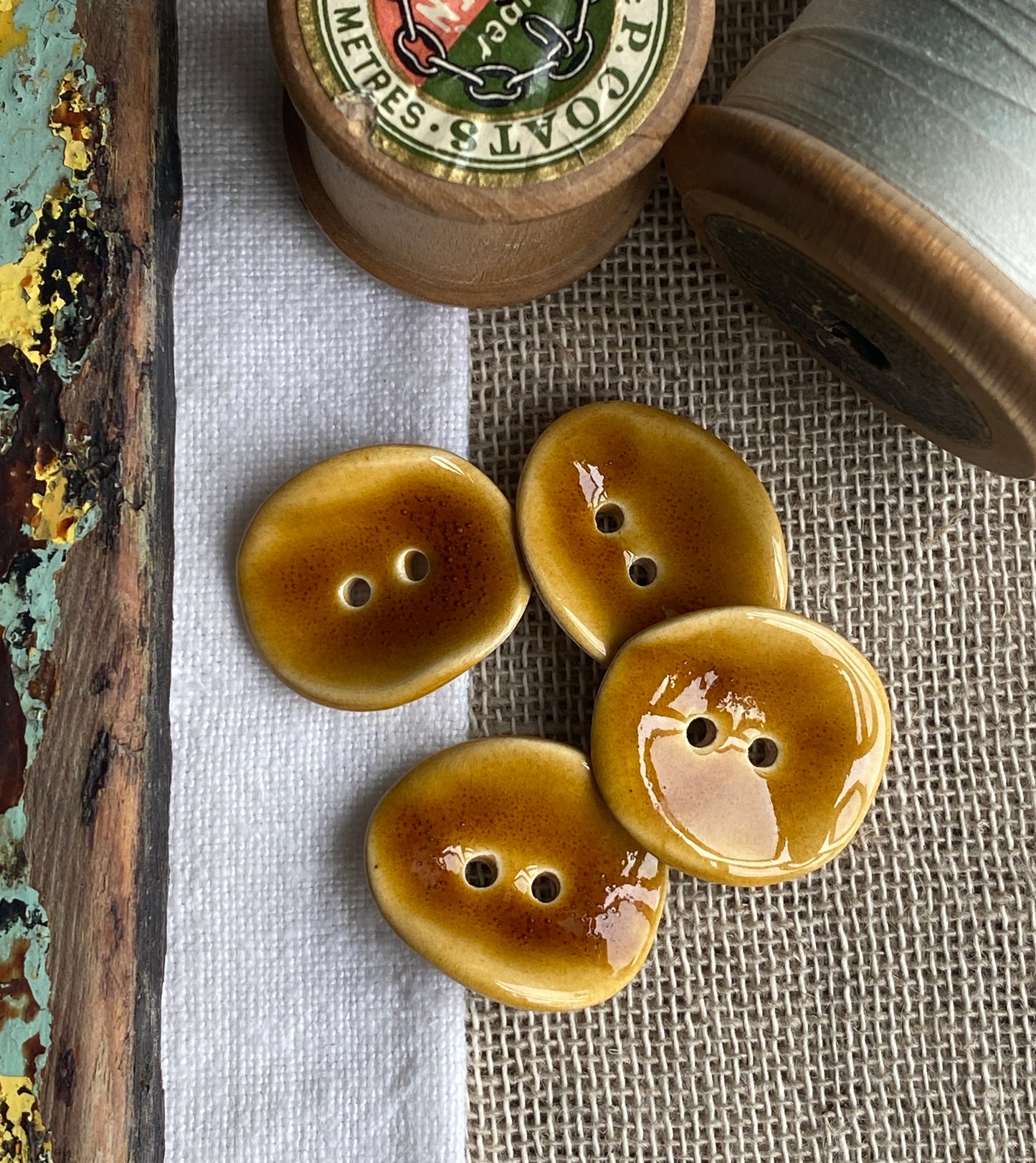 Set of 4 Round Curled Buttons - Rich Honey Glaze